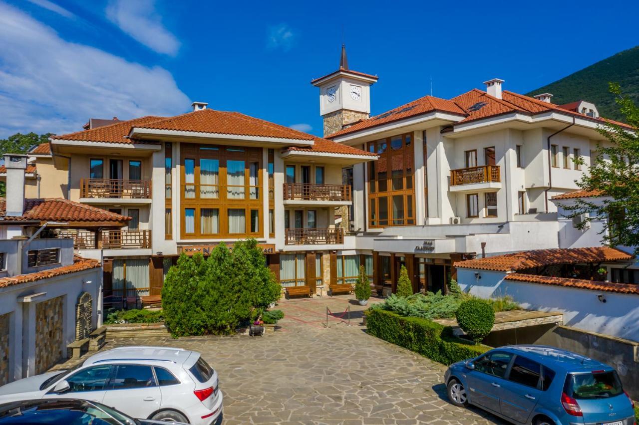 National Palace Wine & Spa Hotel Sliven Extérieur photo